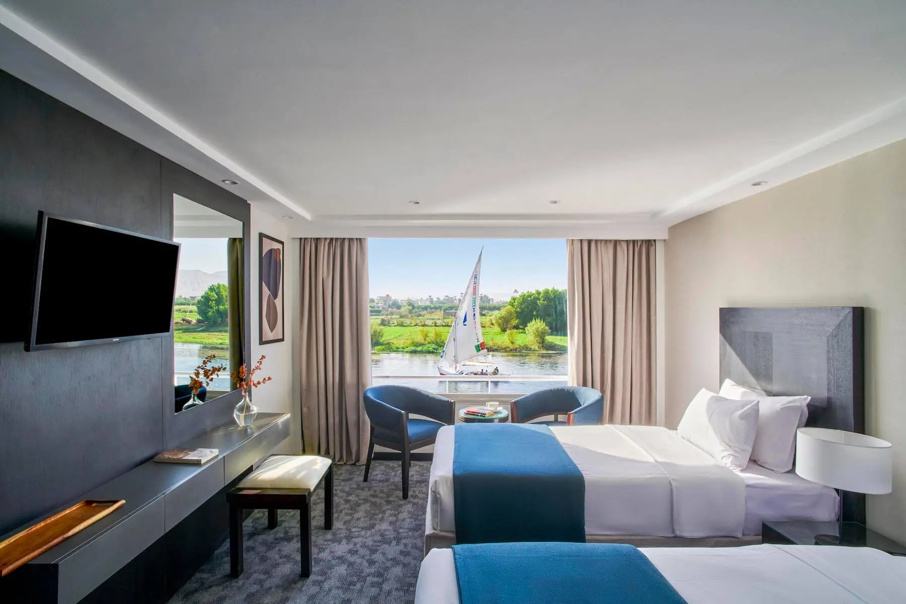 Luxury Cabin - View 1