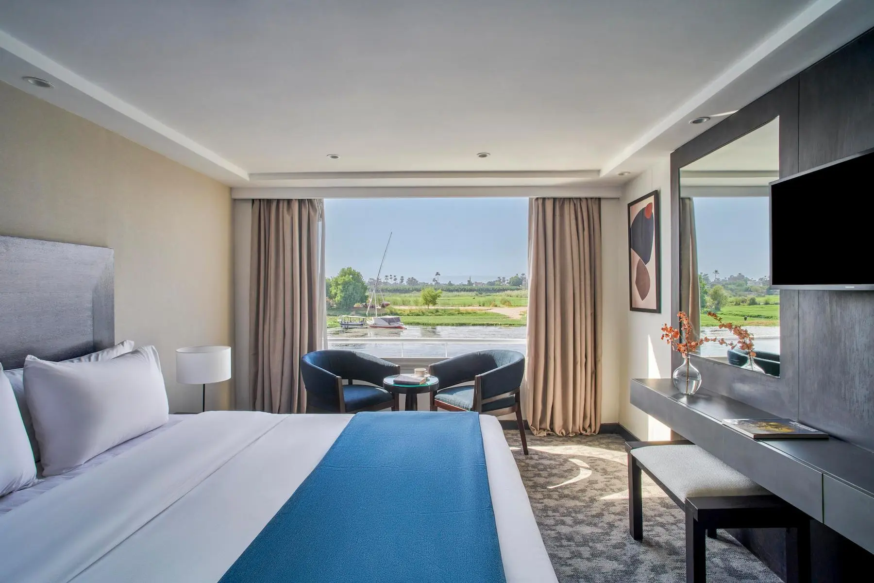 Luxury Cabin - View 2
