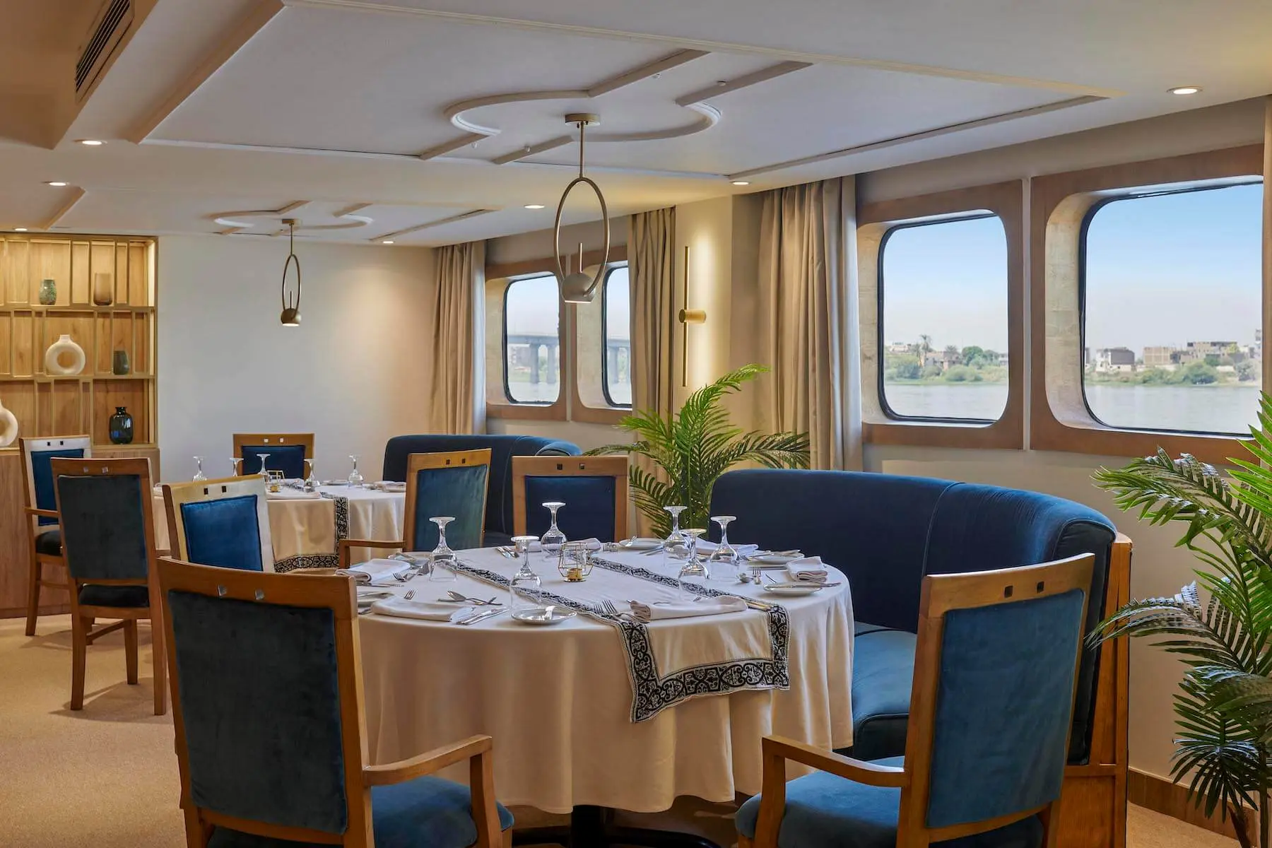 Restaurant - View 1